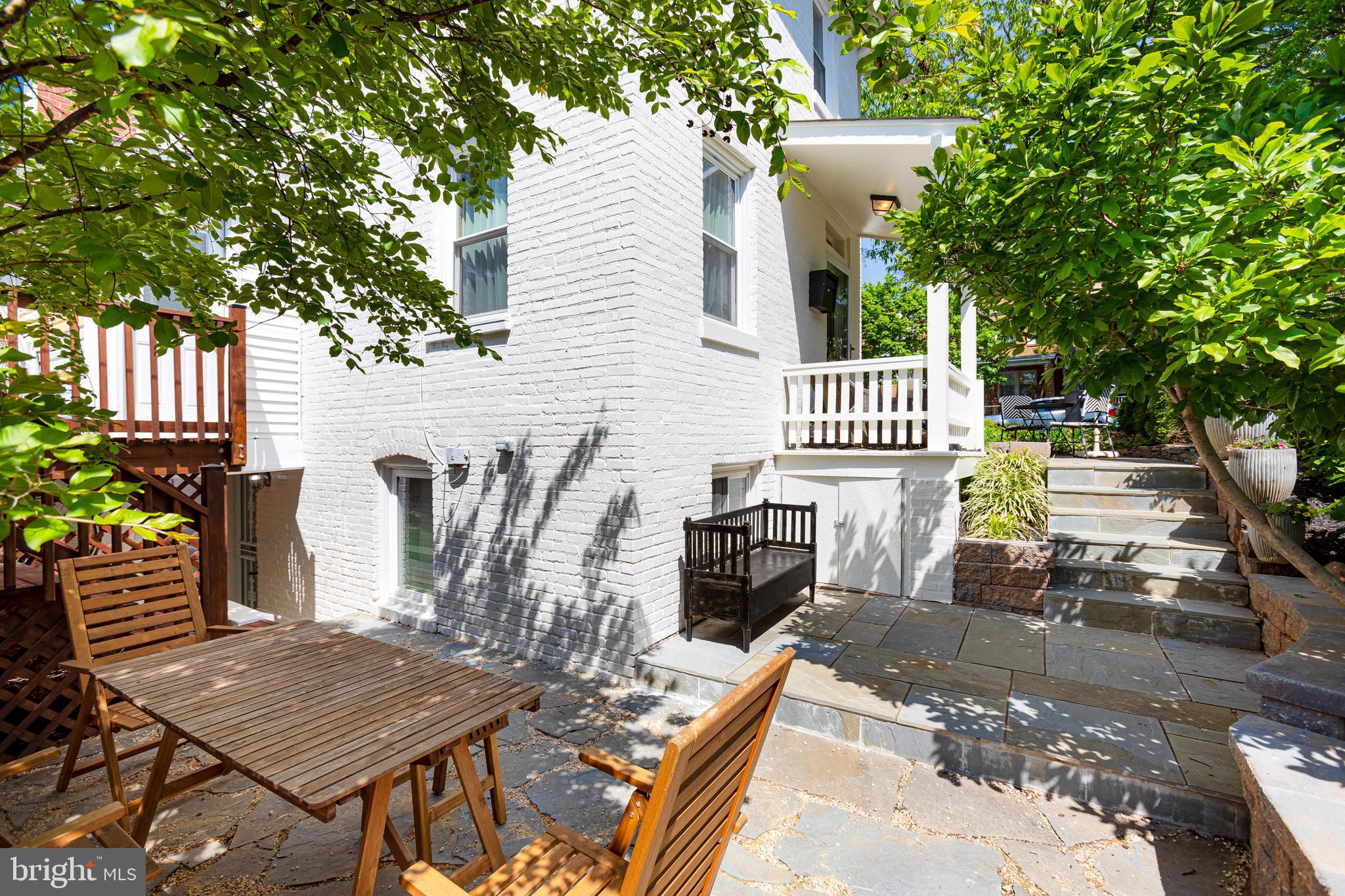 323 Channing St NE