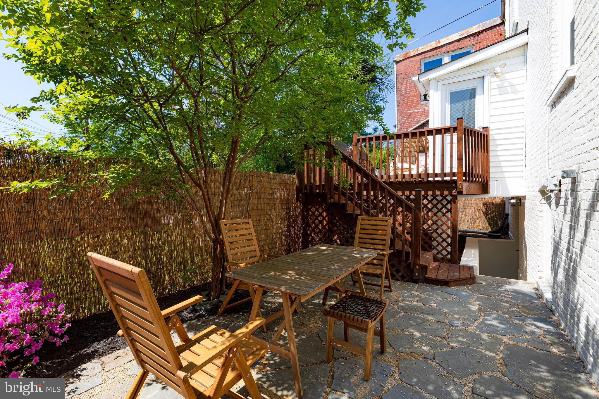 323 Channing St NE