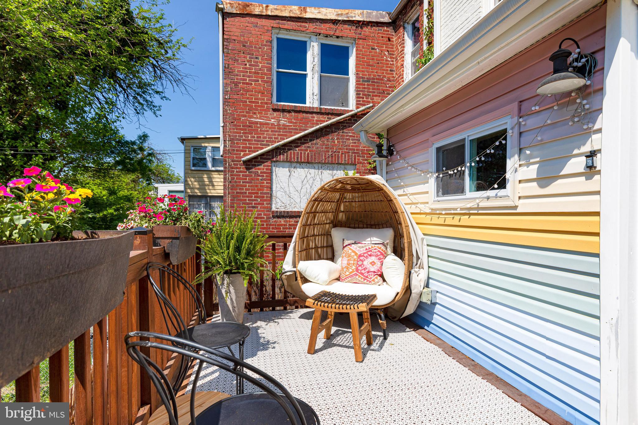 323 Channing St NE