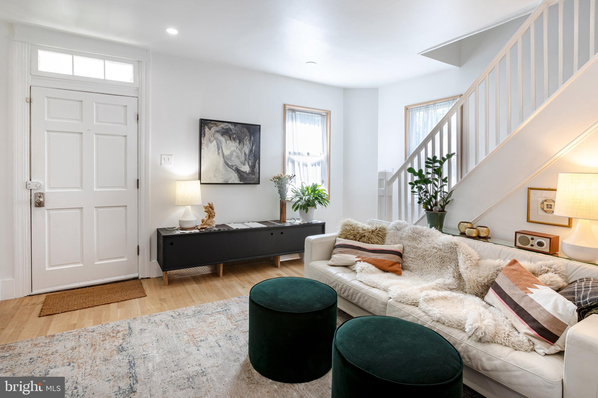 323 Channing St NE