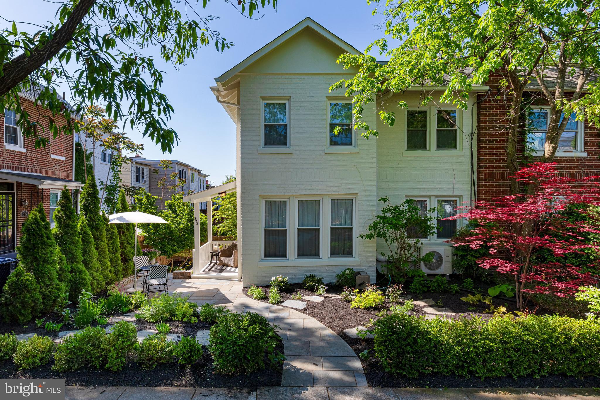 323 Channing St NE