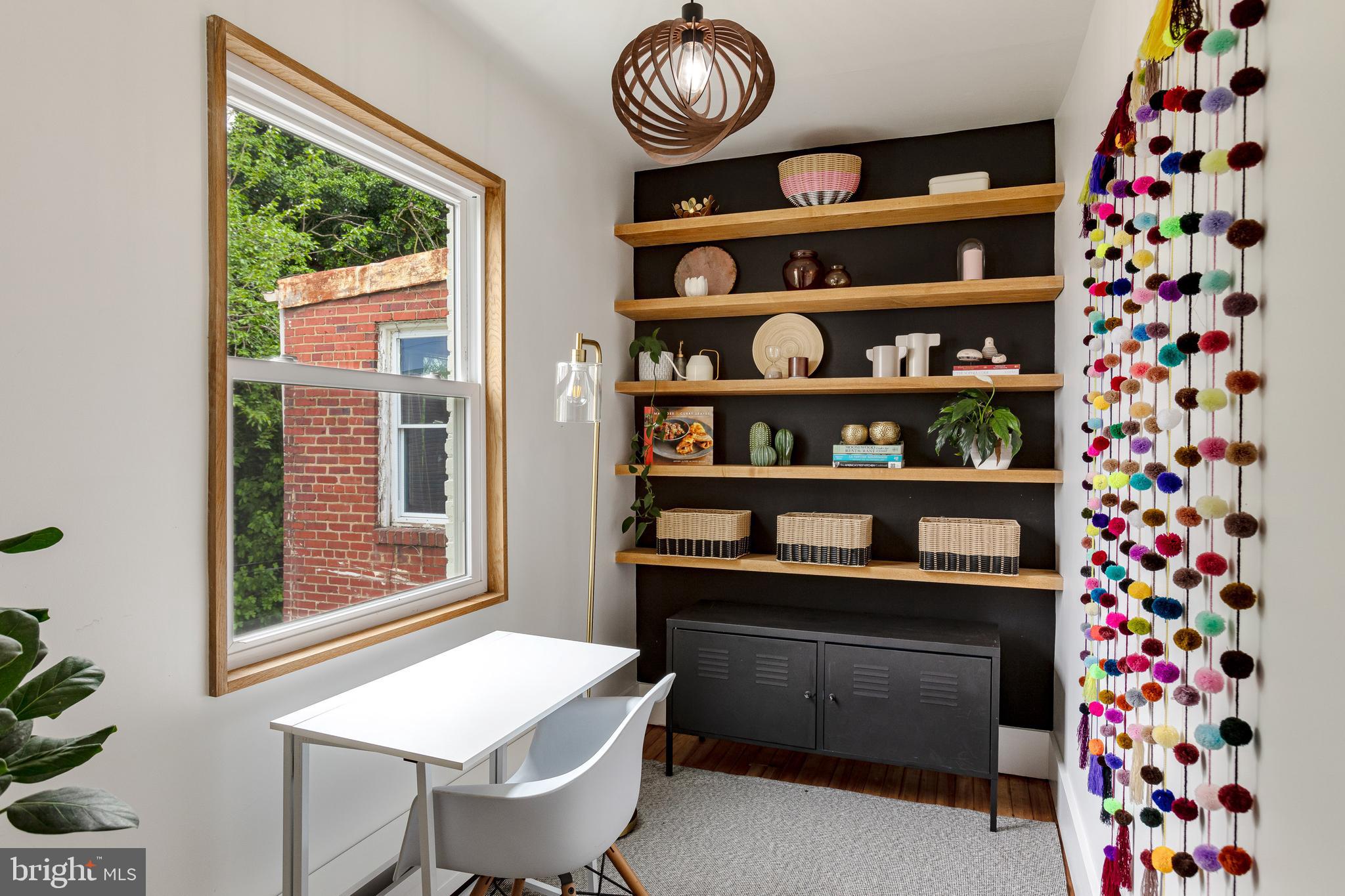 323 Channing St NE