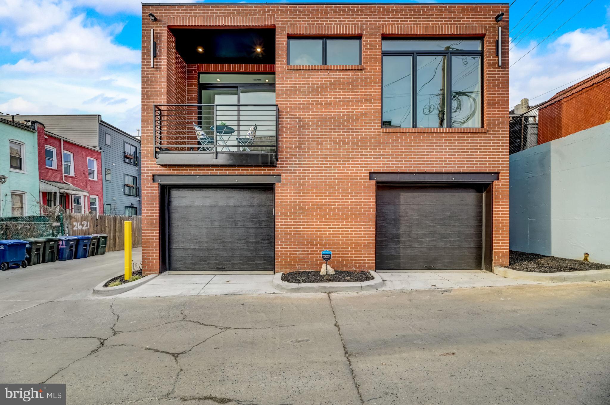 782 Fairmont St NW