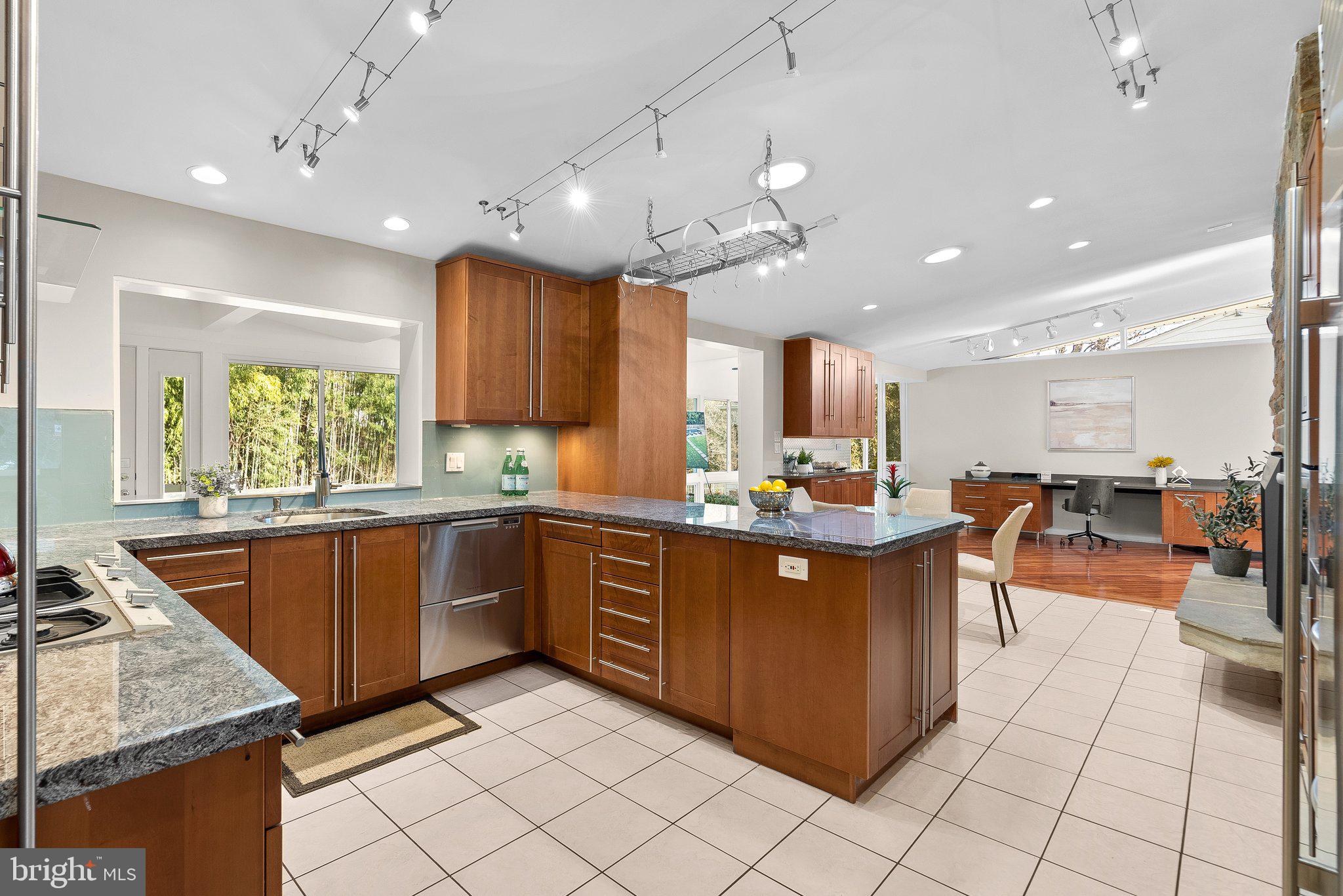 2905 Ellicott St NW