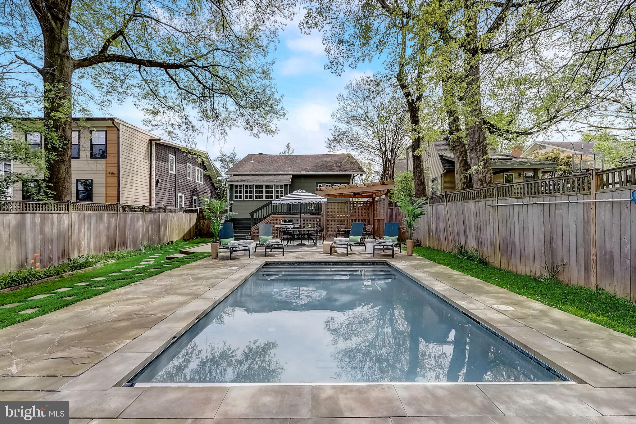 407 Aspen St NW