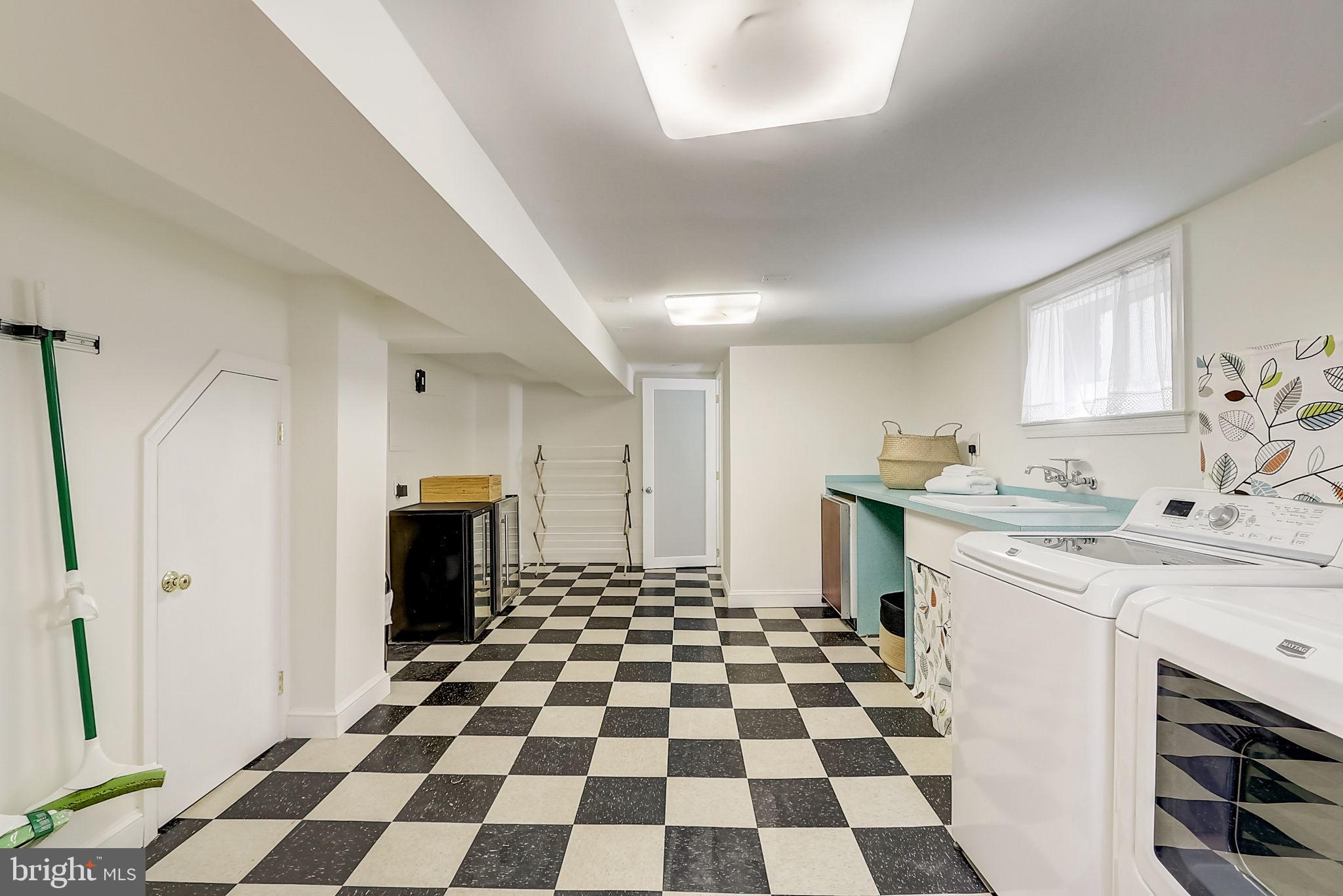 407 Aspen St NW