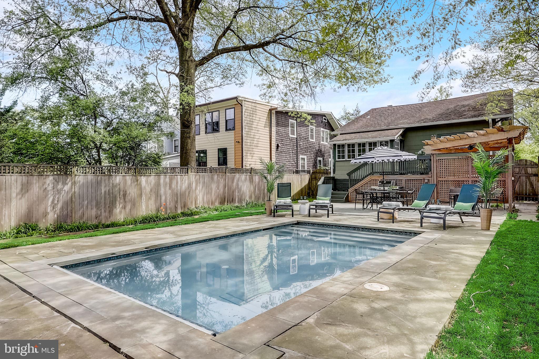 407 Aspen St NW
