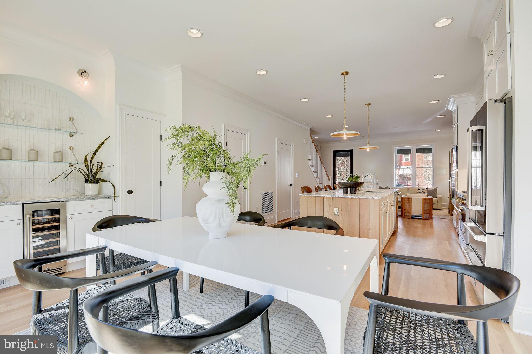 17 Sherman Cir NW
