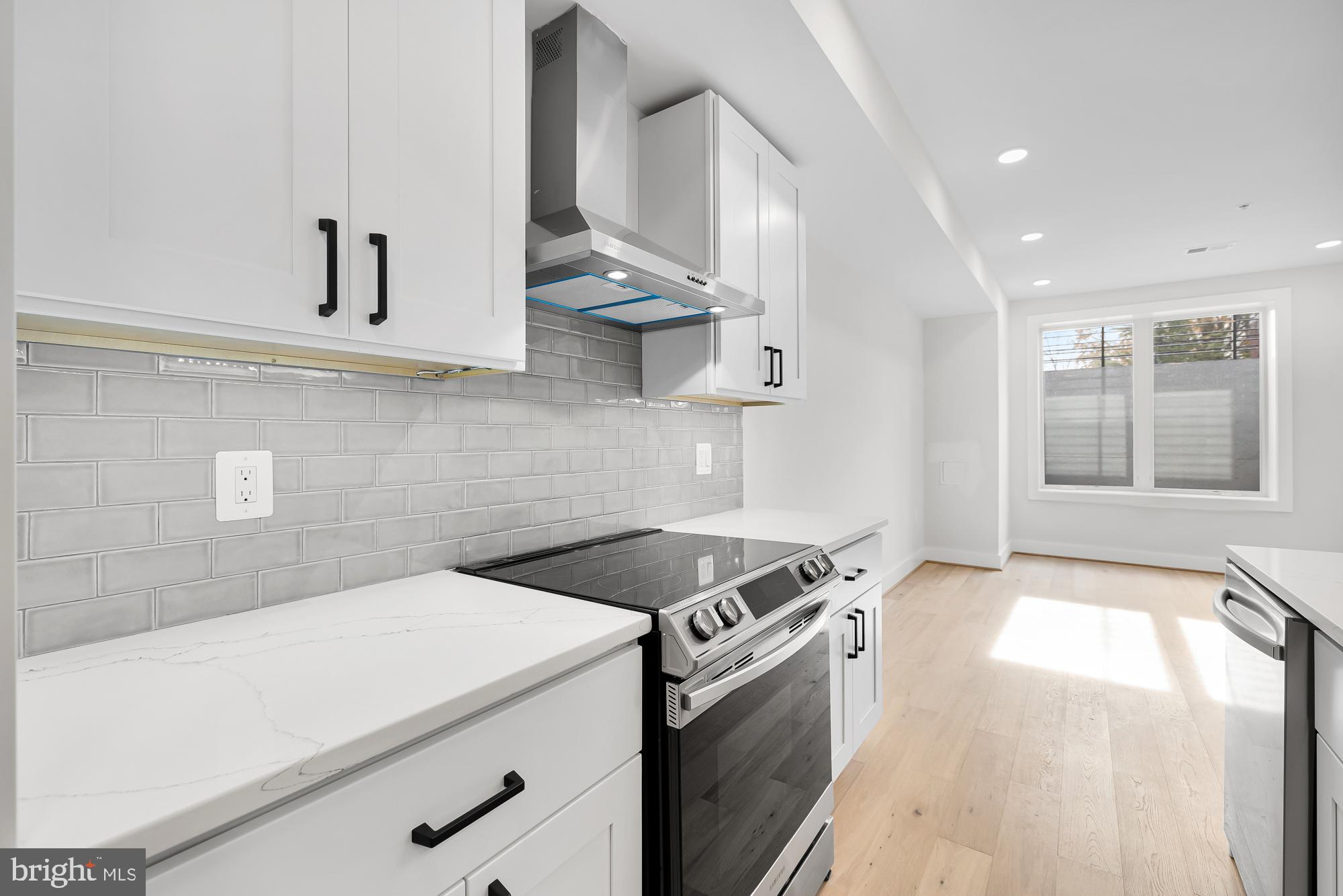 824 Taylor St NE #1