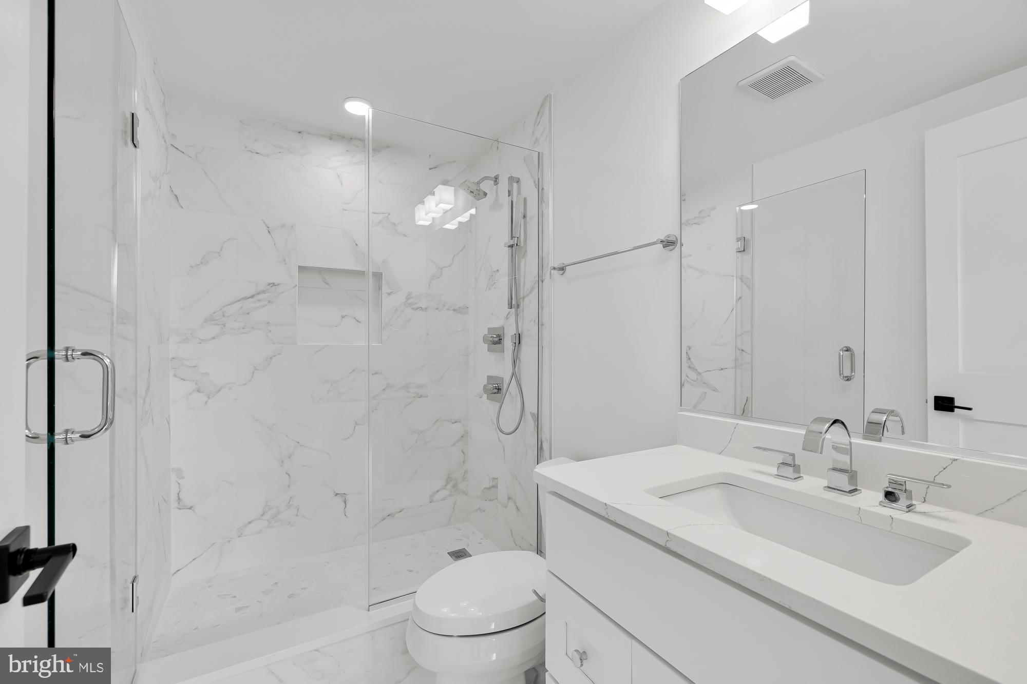 824 Taylor St NE #1
