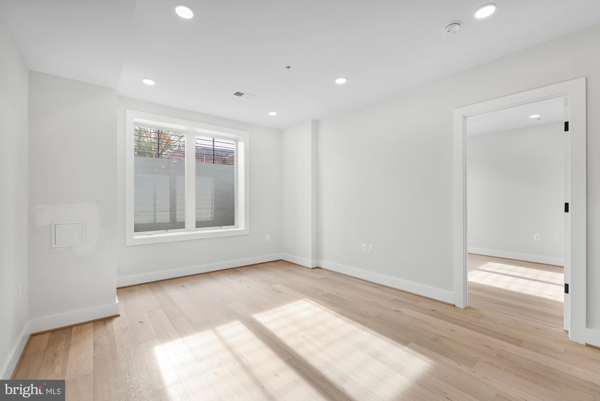 824 Taylor St NE #1