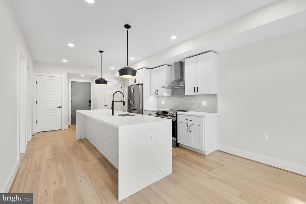 824 Taylor St NE #1