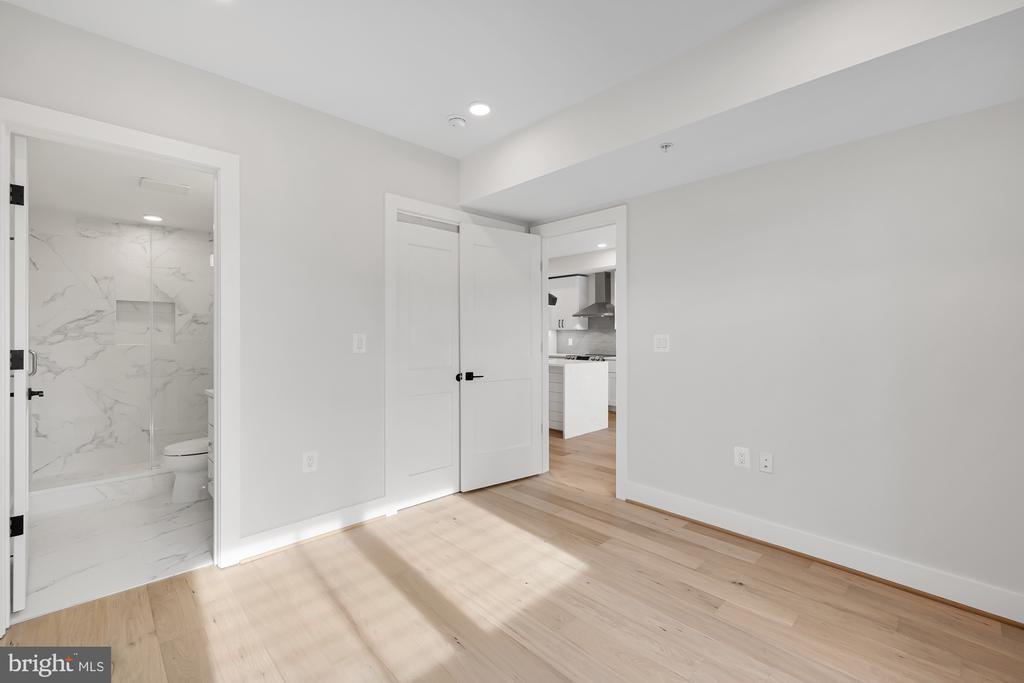 824 Taylor St NE #1
