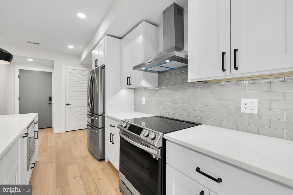 824 Taylor St NE #1