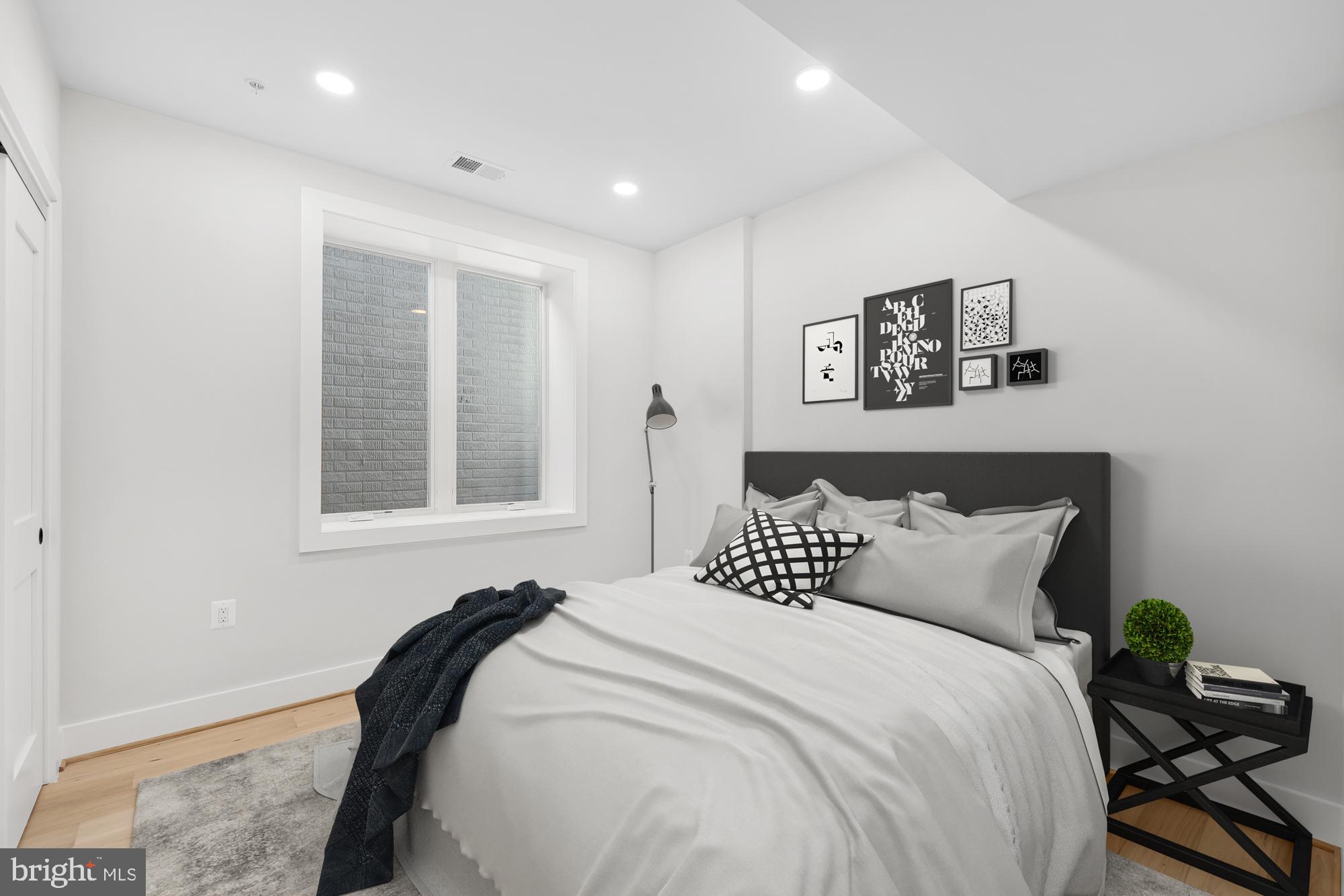 824 Taylor St NE #1