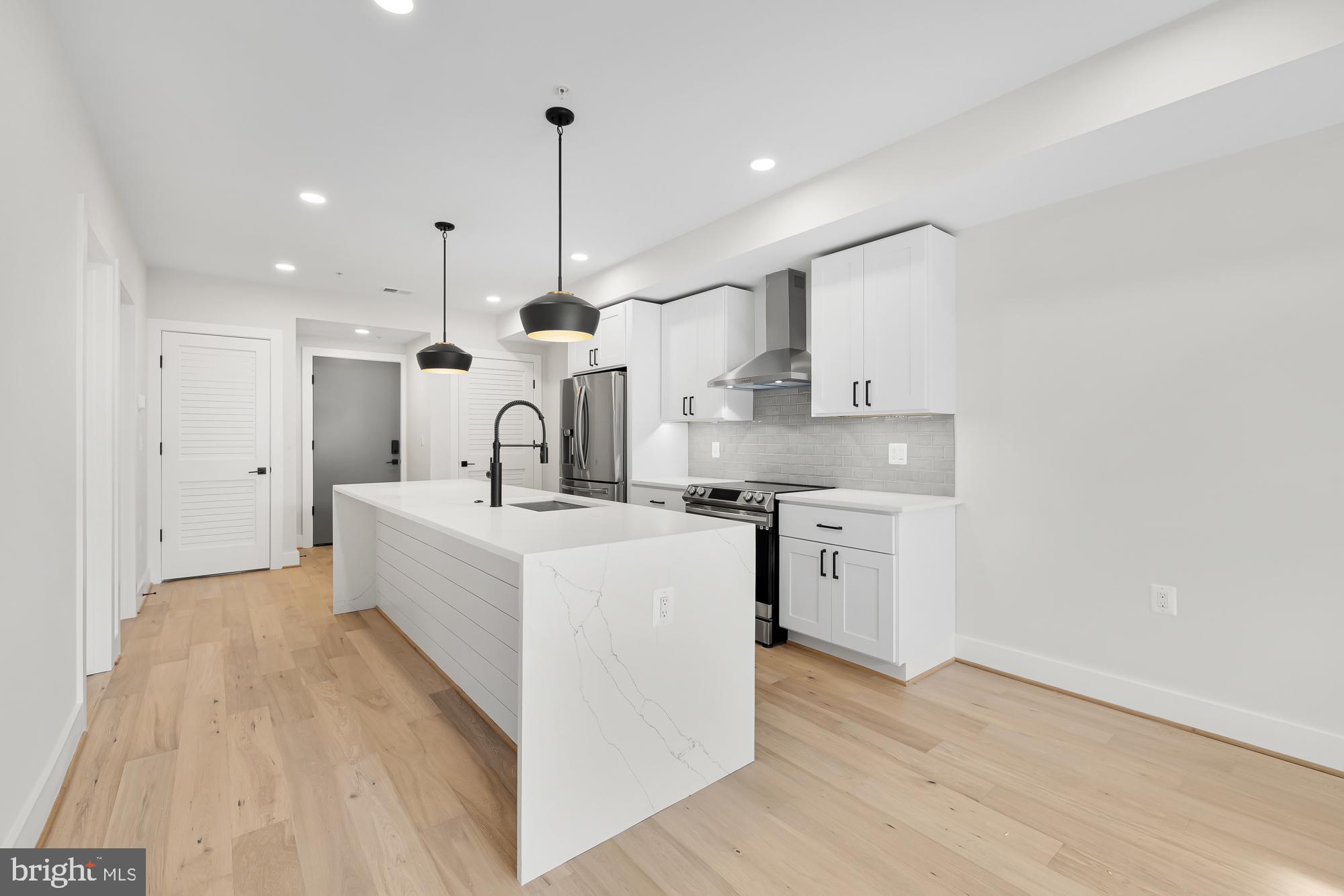 824 Taylor St NE #1