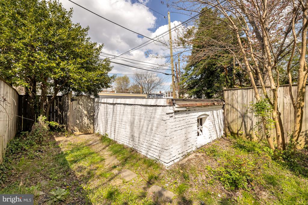 519 Quincy St NW