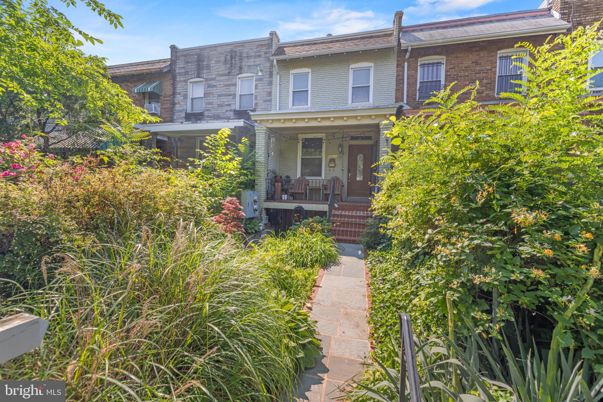 1541 N Carolina Ave NE