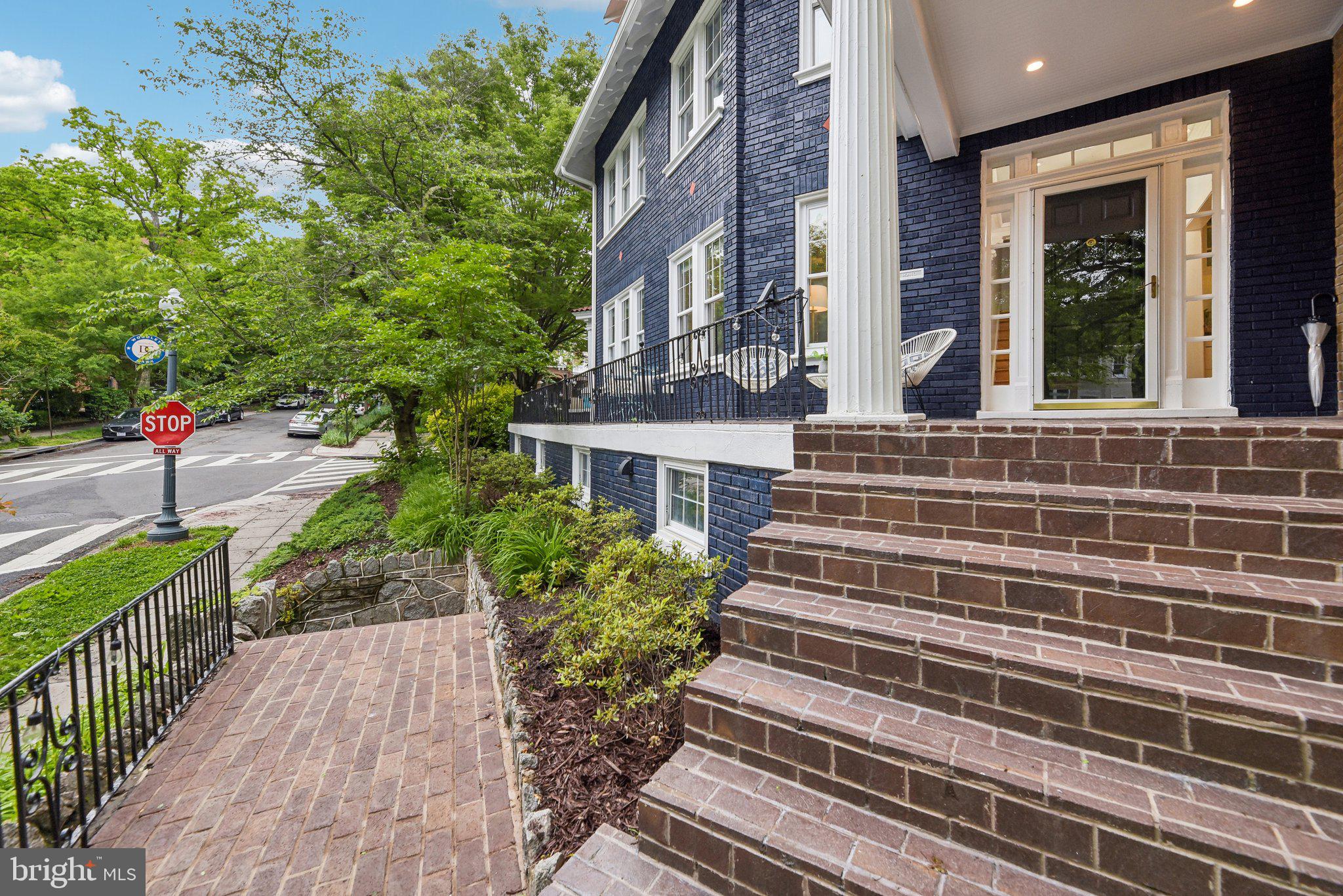 2515 Woodley Rd NW