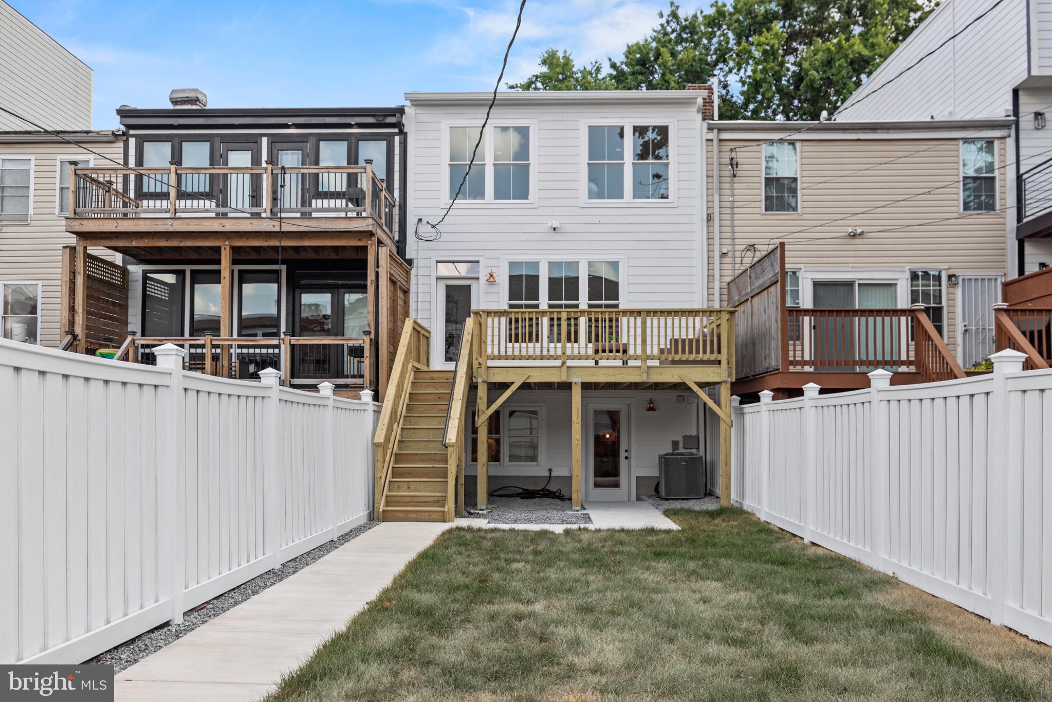 1343 Taylor St NW