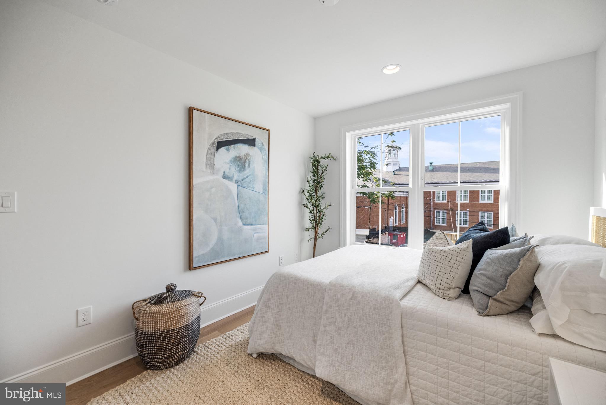 1343 Taylor St NW