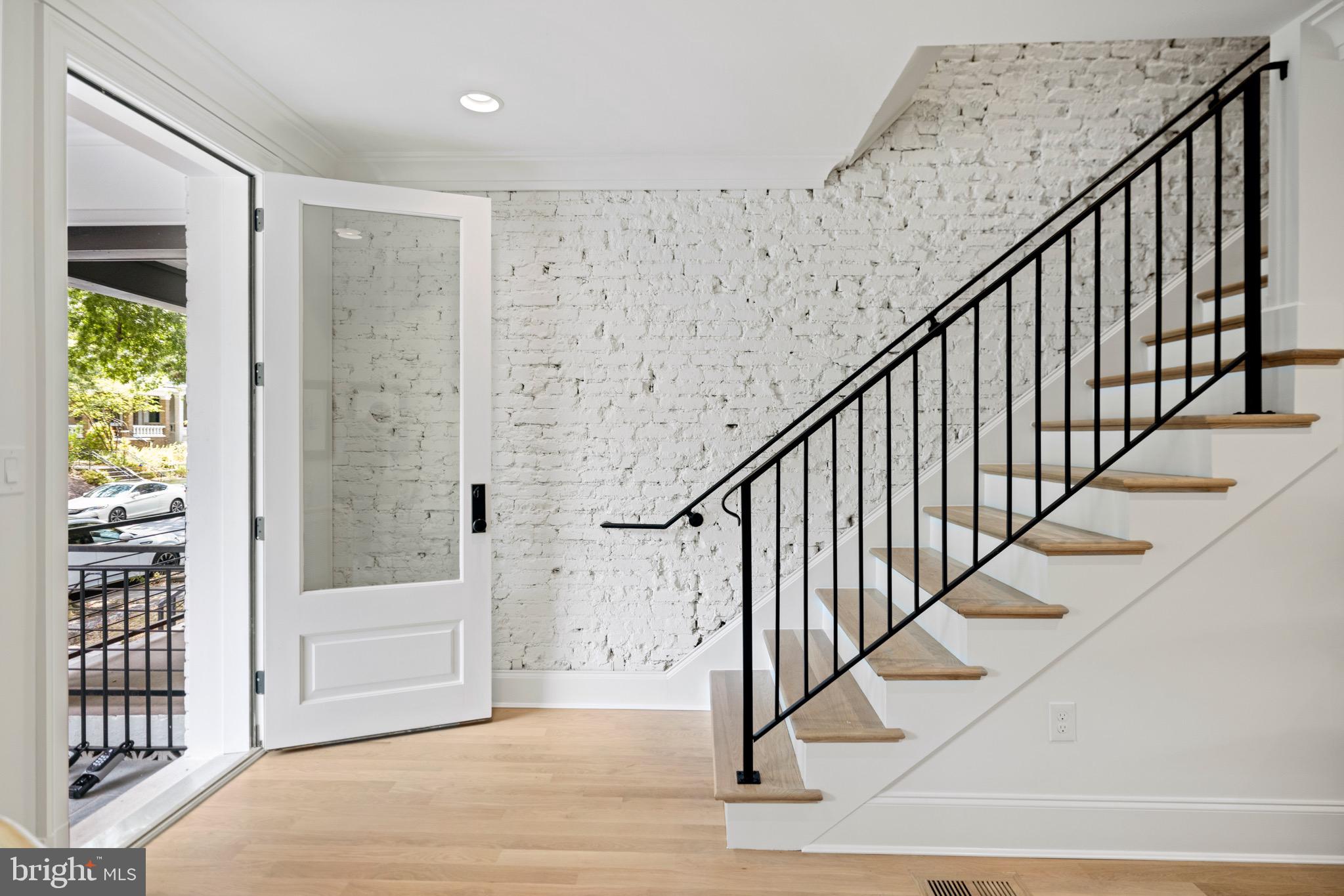 1343 Taylor St NW