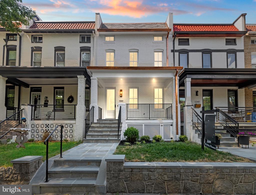 1343 Taylor St NW