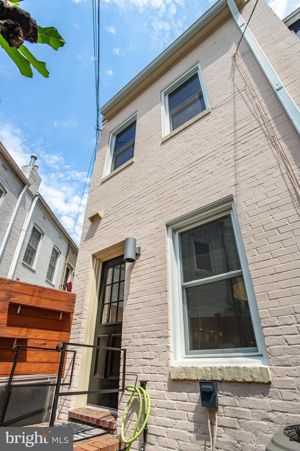 838 New Hampshire Ave NW