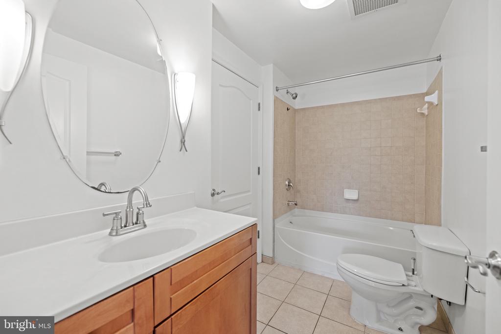 1111 11TH ST NW #406