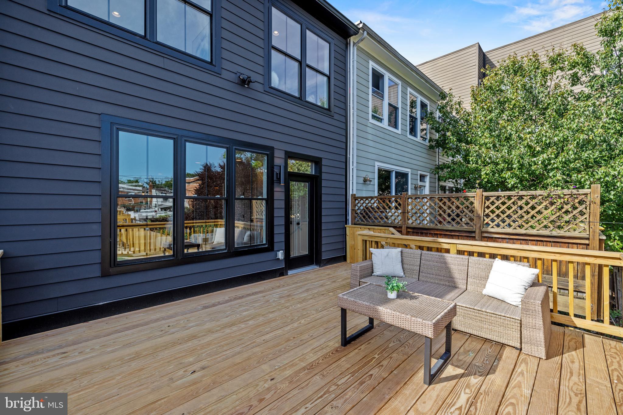 1319 Taylor St NW
