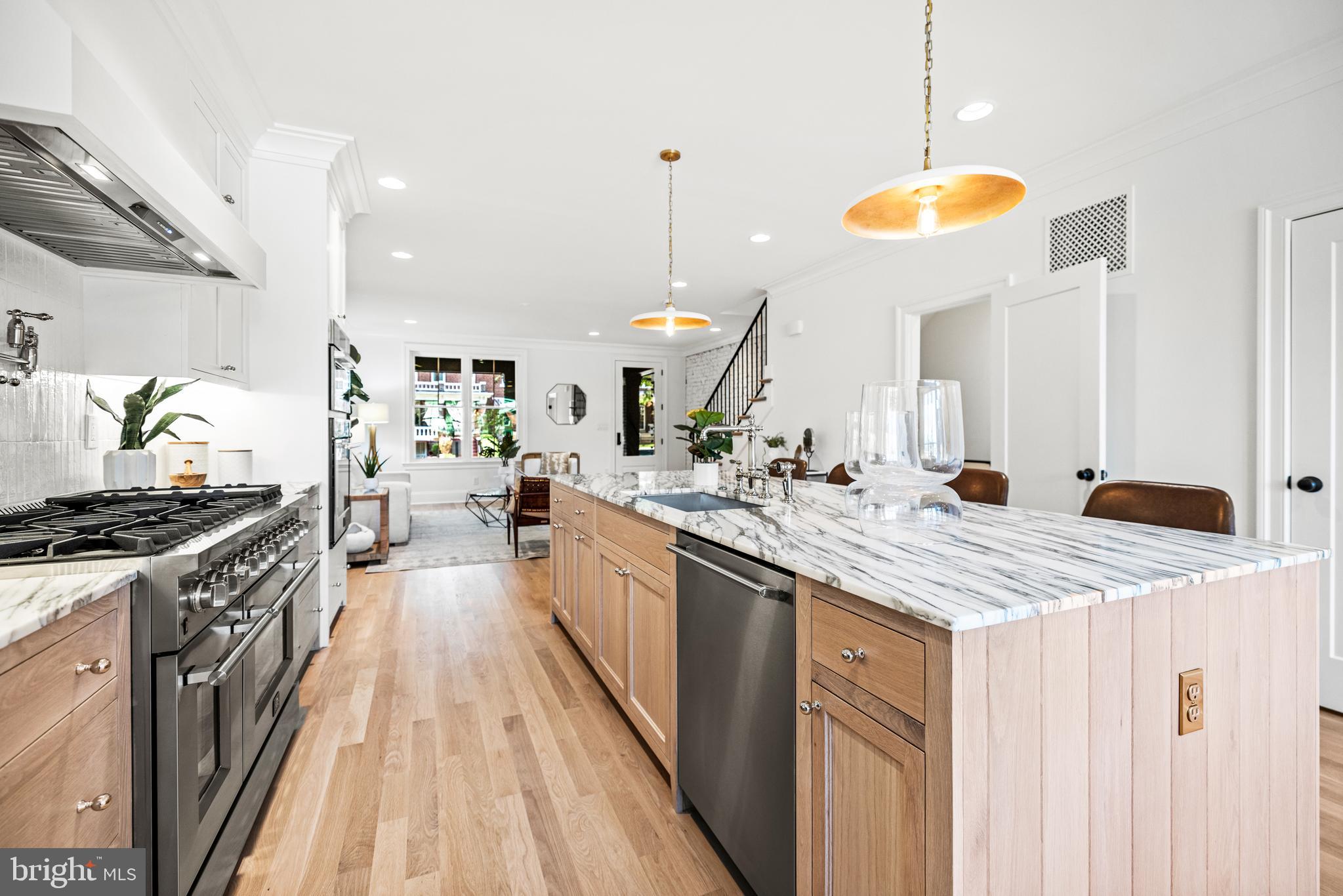 1319 Taylor St NW