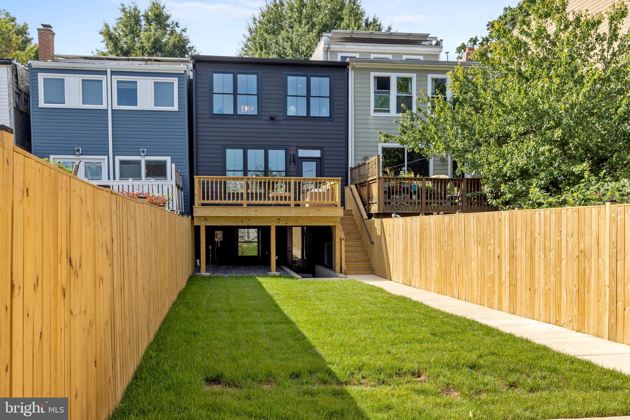 1319 Taylor St NW