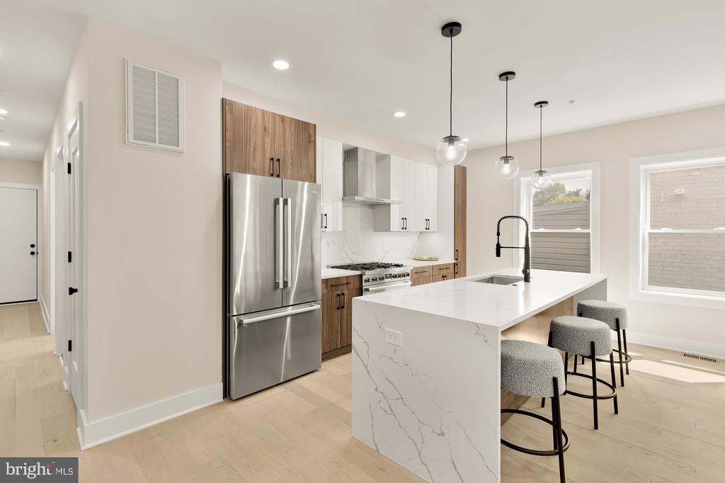 615 Irving St NW #1