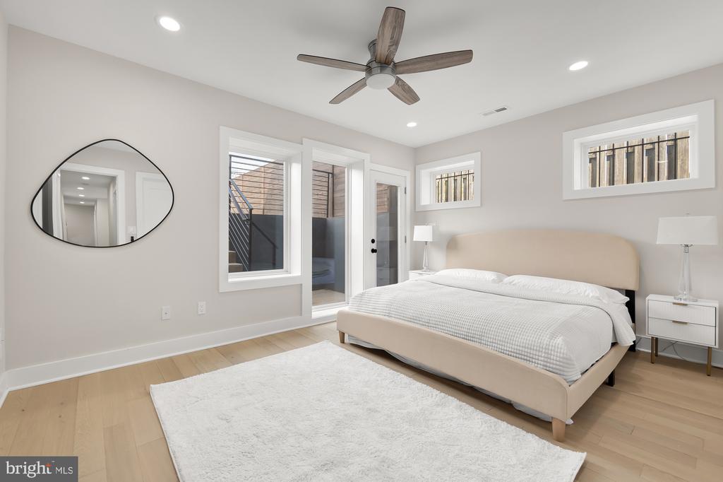 615 Irving St NW #1