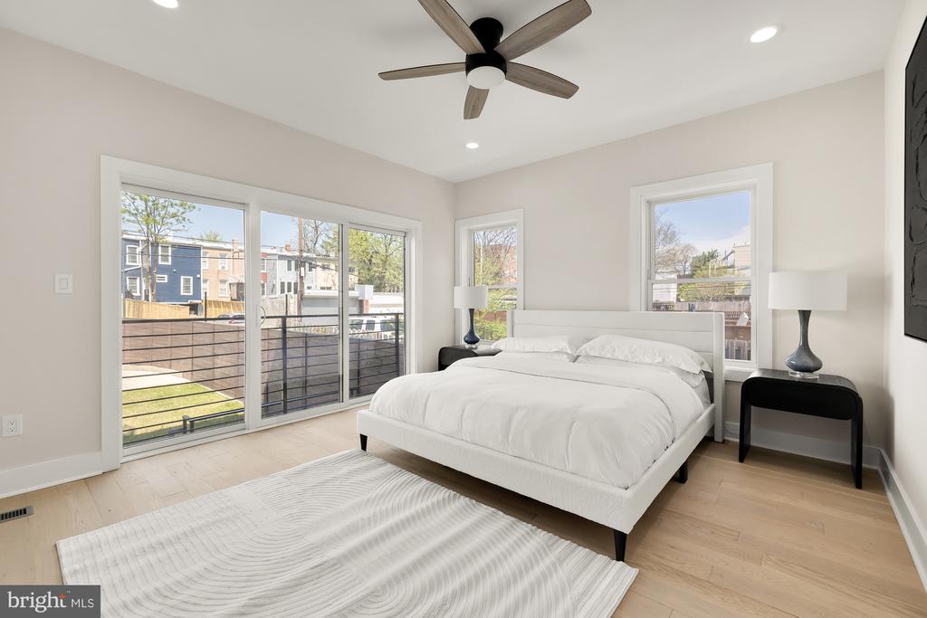 615 Irving St NW #1
