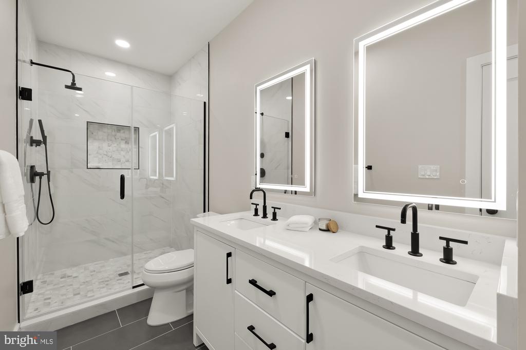 615 Irving St NW #1