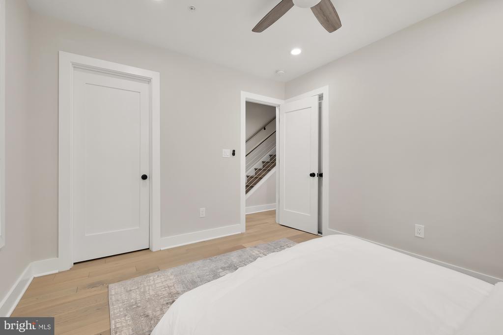 615 Irving St NW #1