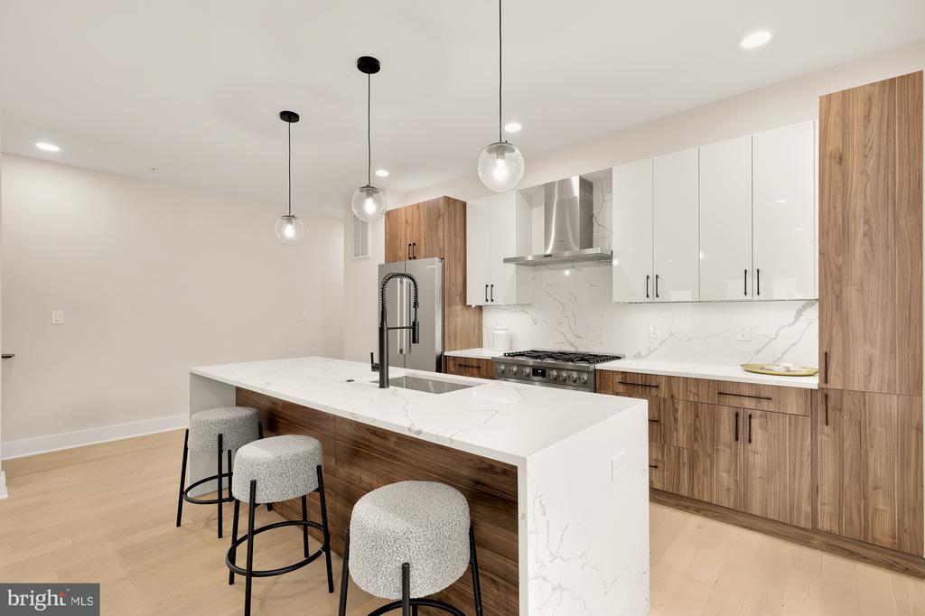 615 Irving St NW #1