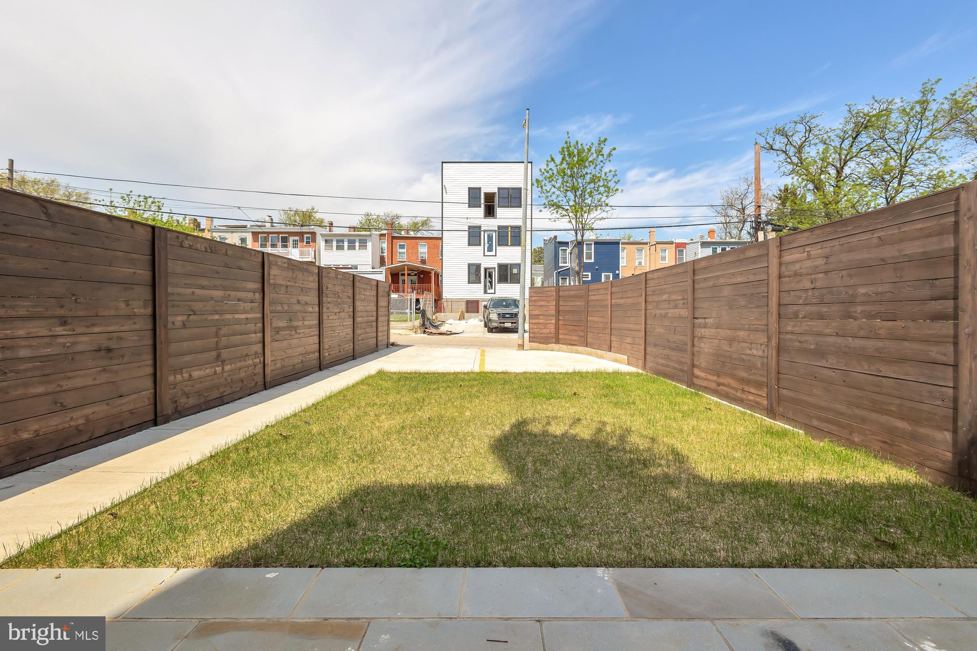 615 Irving St NW #1