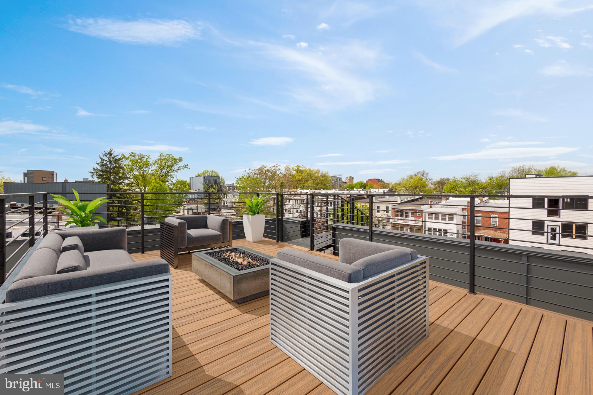 615 Irving St NW #1