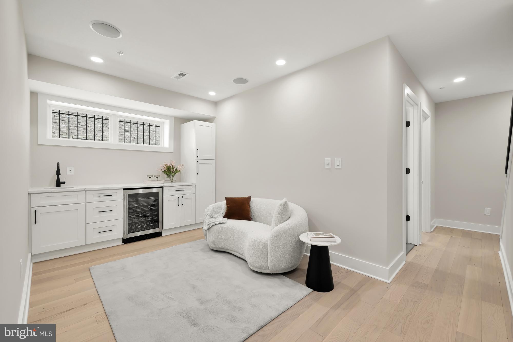 615 Irving St NW #1