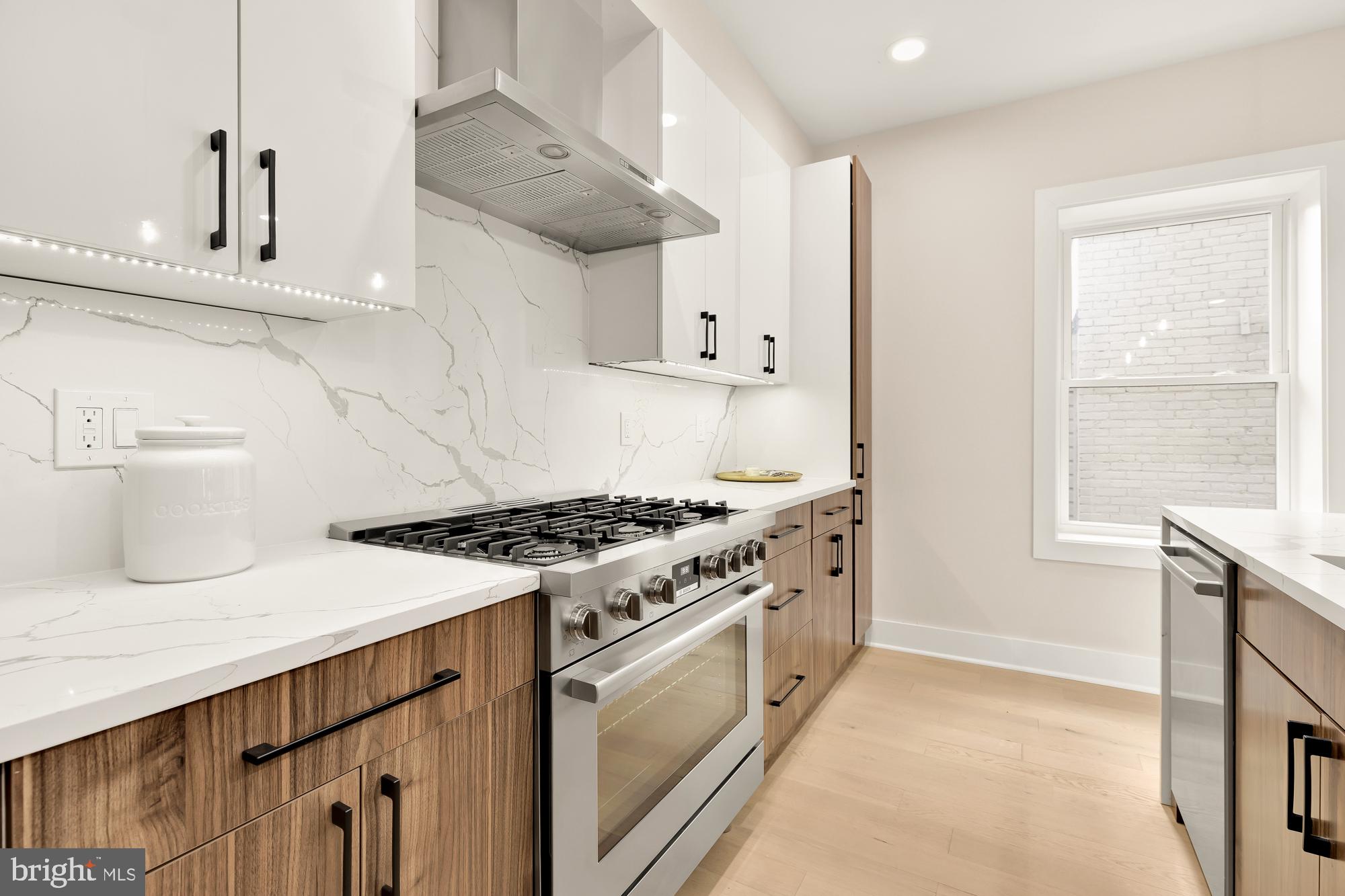 615 Irving St NW #1