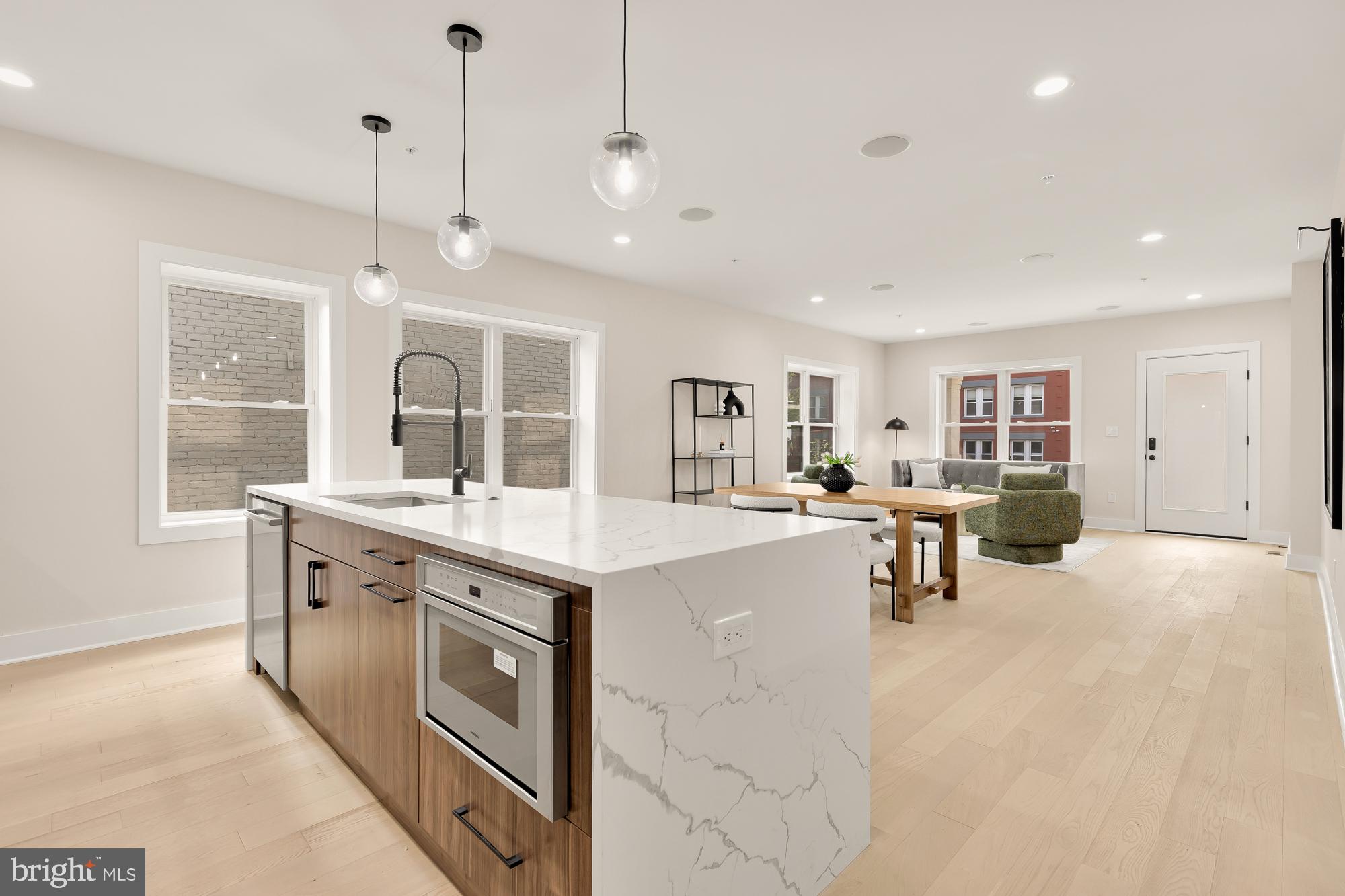 615 Irving St NW #1