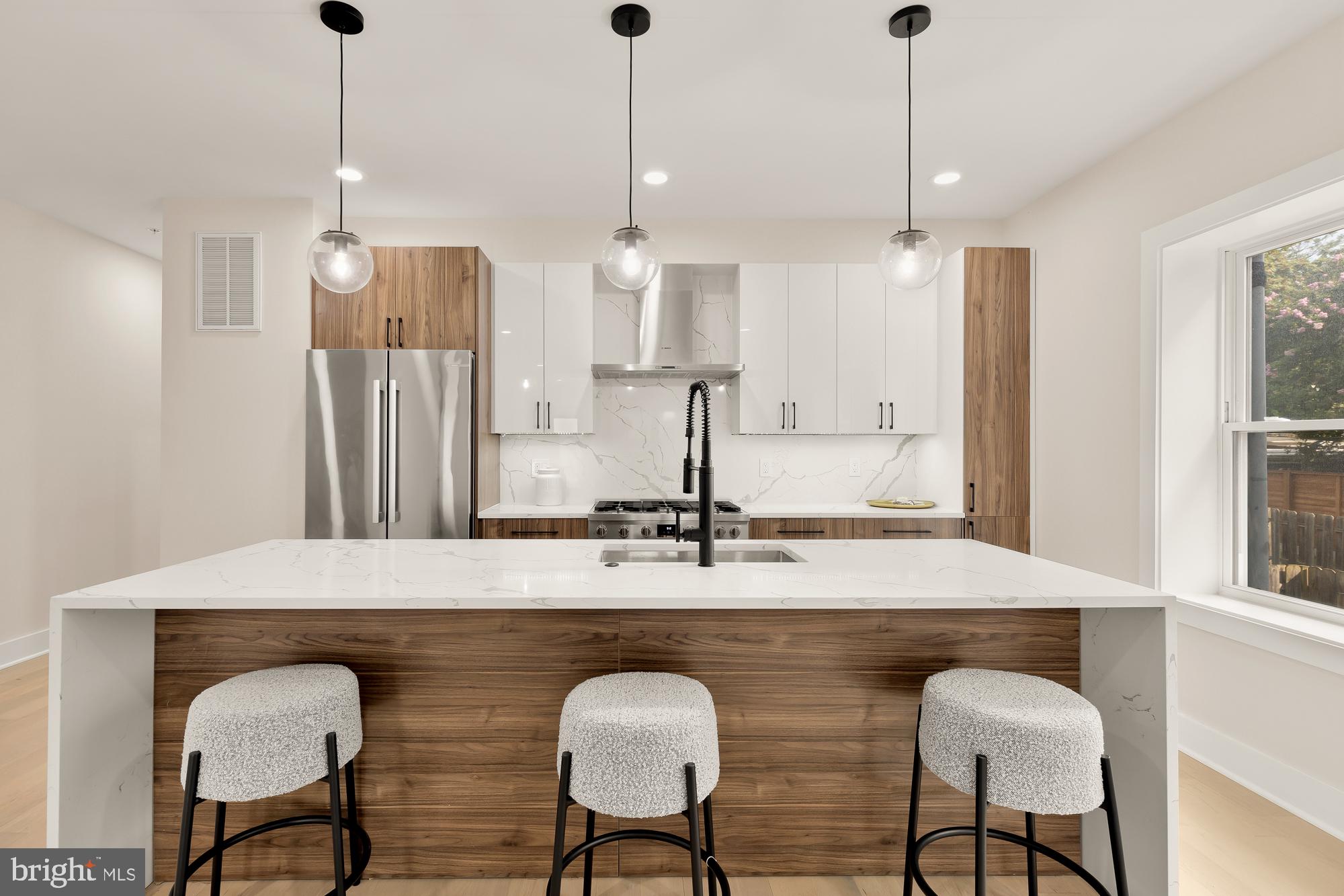 615 Irving St NW #1