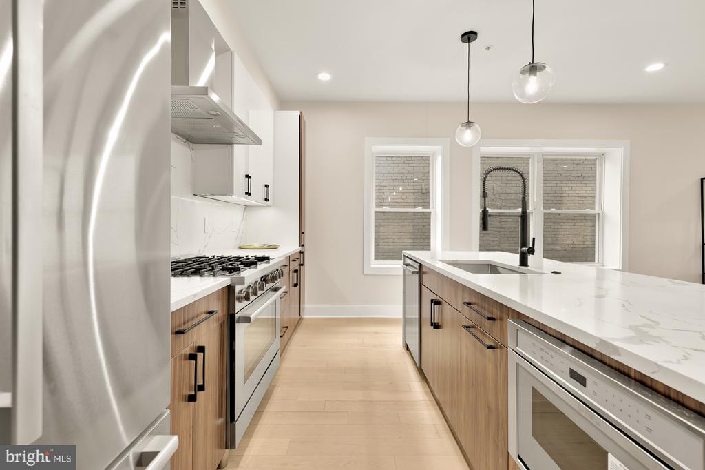 615 Irving St NW #1