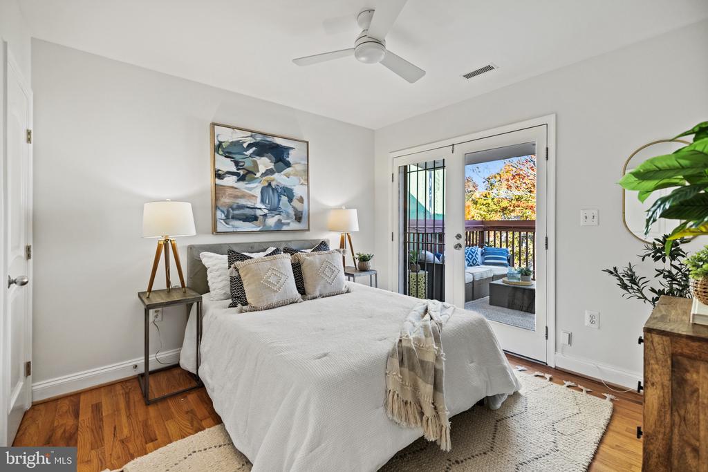 206 Bryant St NE #3