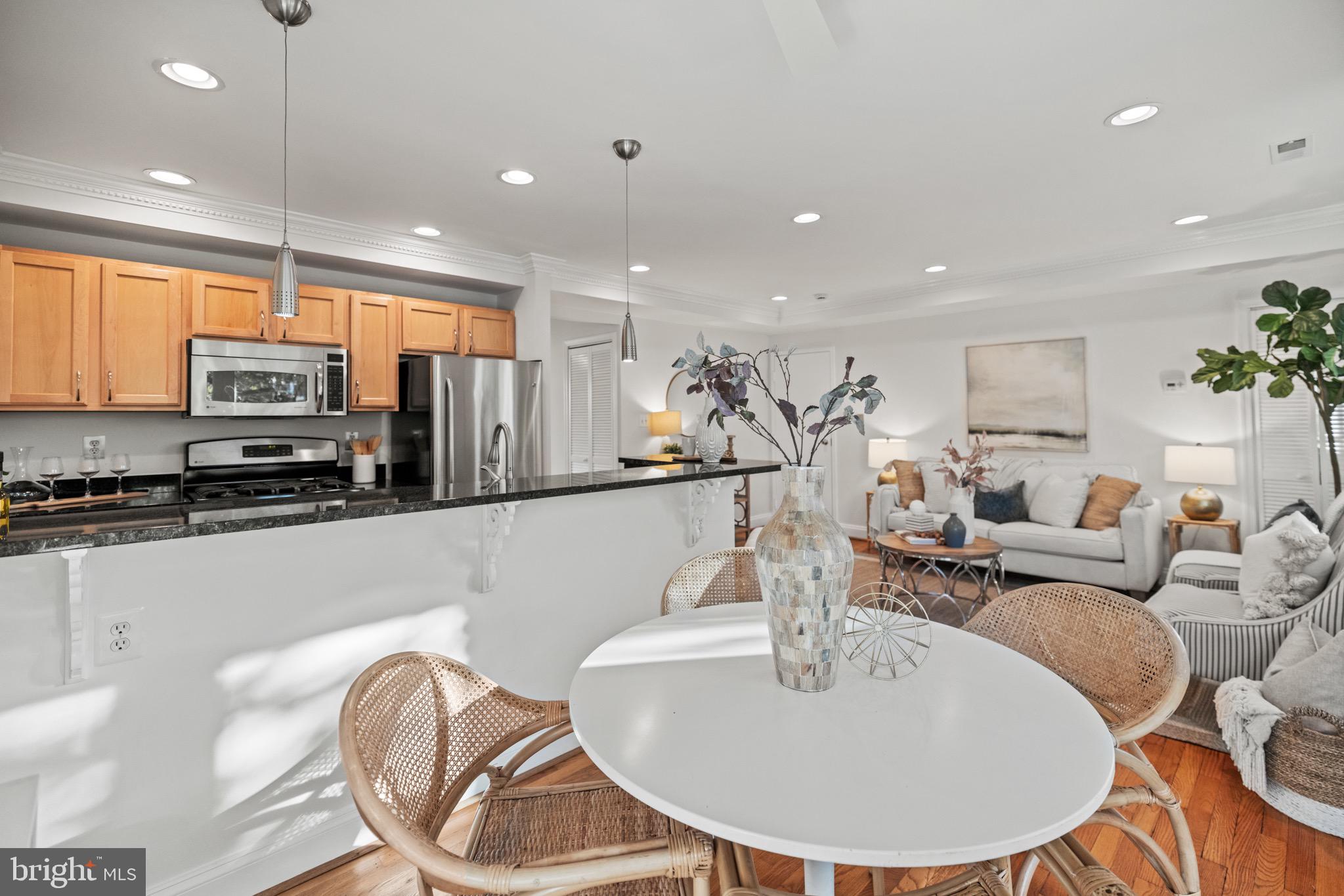 206 Bryant St NE #3