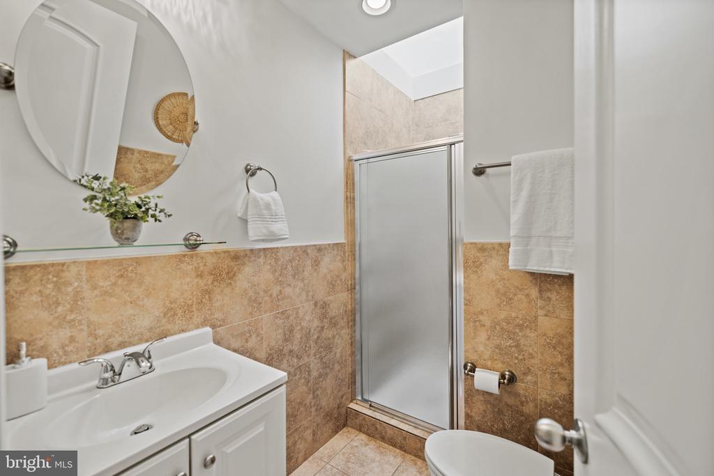 206 Bryant St NE #3