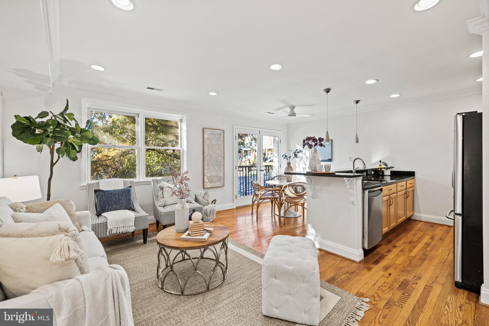 206 Bryant St NE #3