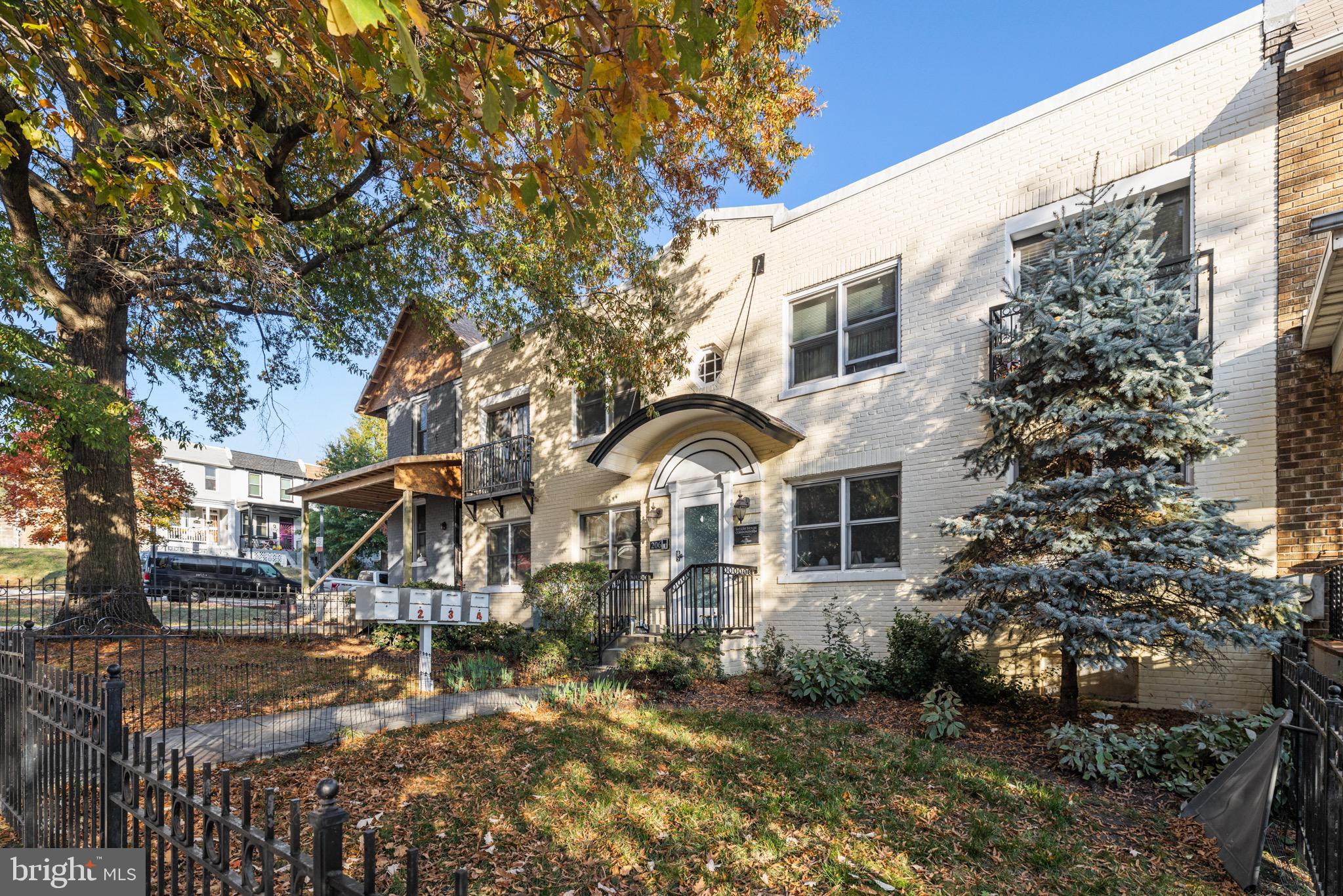 206 Bryant St NE #3